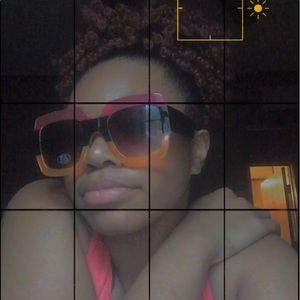 Meet your Posher, Shakira